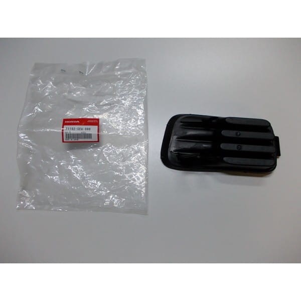 zaslepka-otworu-swiatla-przeciwmglowego-przednia-prawa-honda-accord-4dtourer-2003-2005 (1).jpg